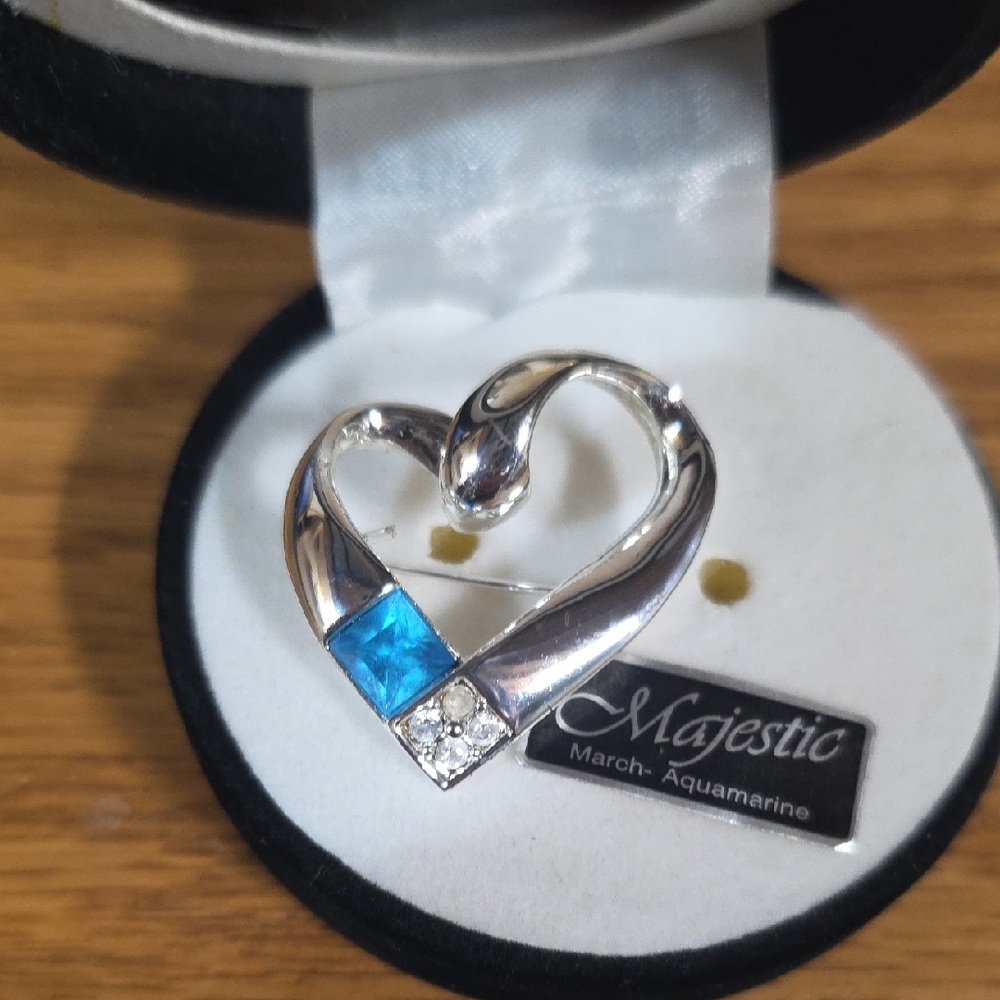 Majestic Silver Heart Brooch with Aquamarine Accent